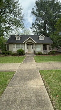 Building Photo - Beautiful duplex in Belhaven!! ALL UTILITIES INCLUDED!!!