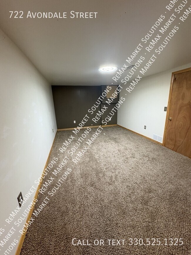 Building Photo - 722 Avondale St