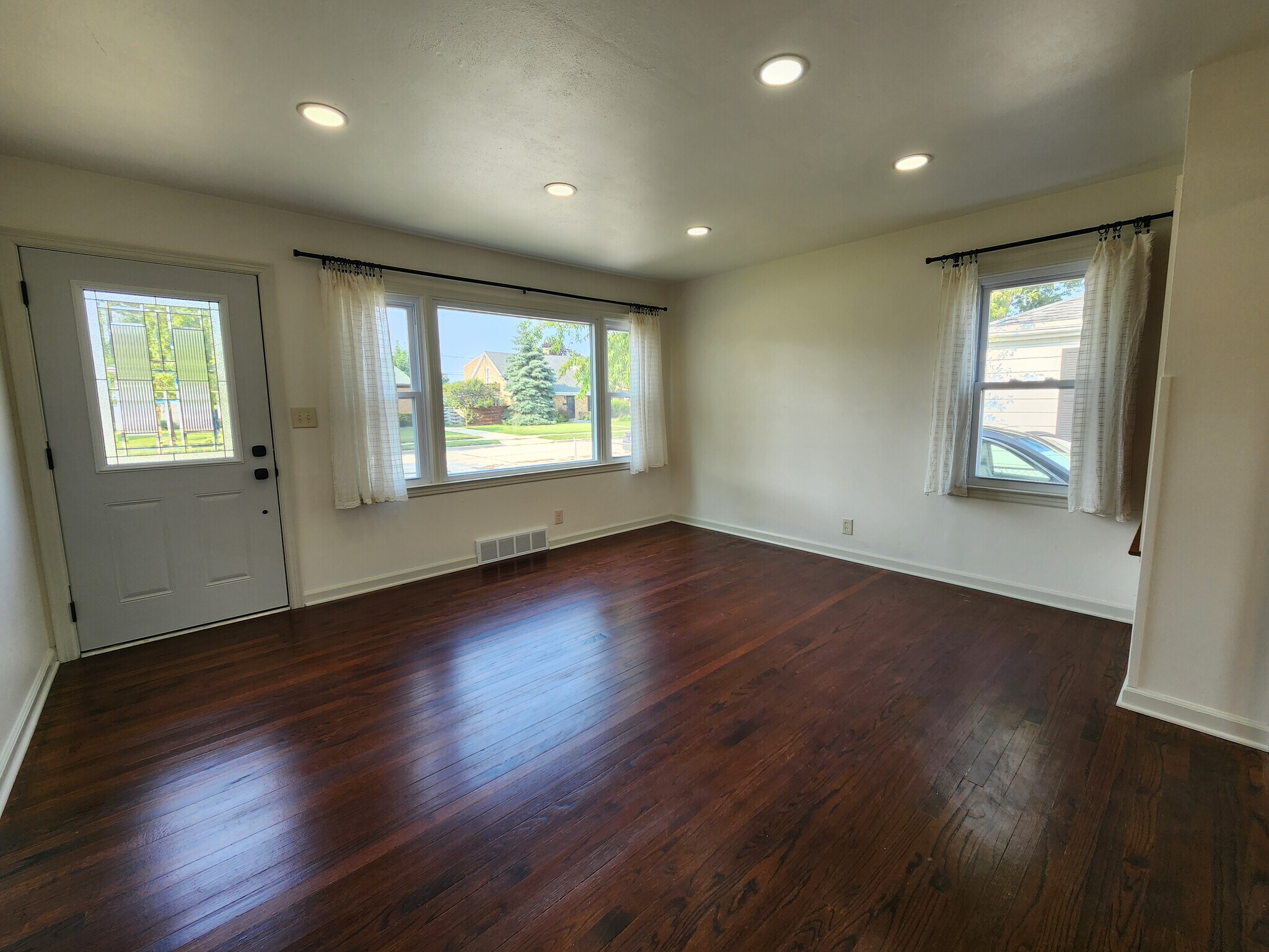 Building Photo - 1301 Lombard Ave