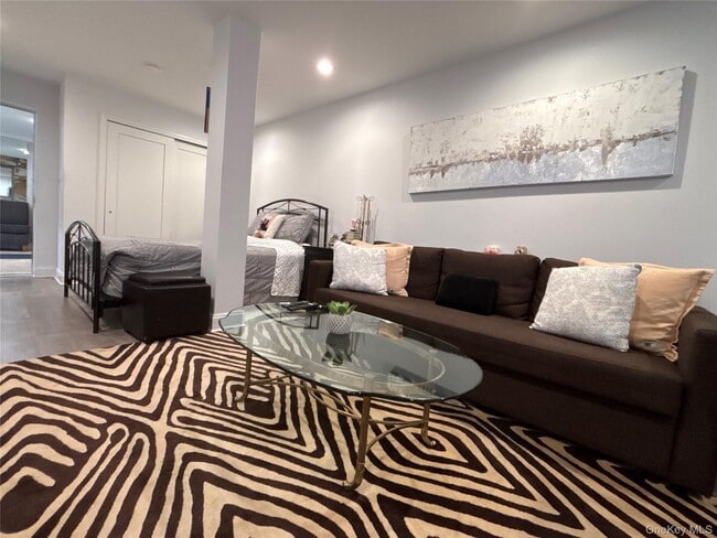 Building Photo - 30 Barstow Rd