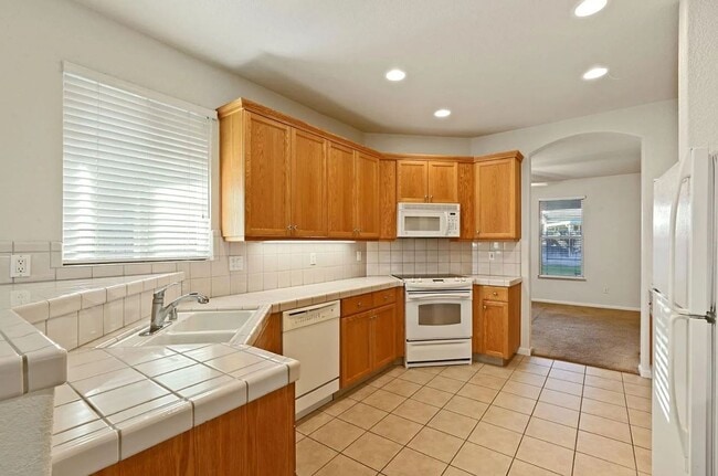 Building Photo - 1911 Lexington Dr