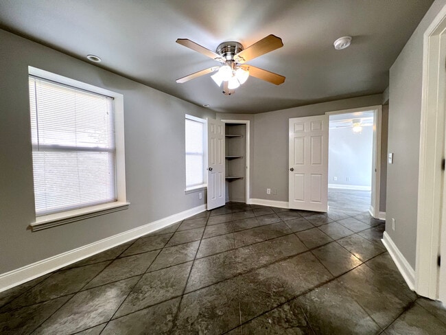 Building Photo - 835 Porter Rd