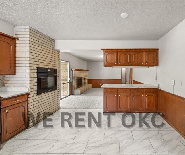Building Photo - 3016 Shadybrook Dr