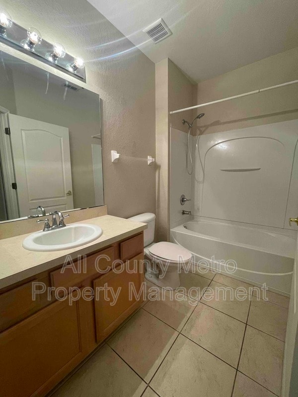 Building Photo - 2468 Caravelle Cir