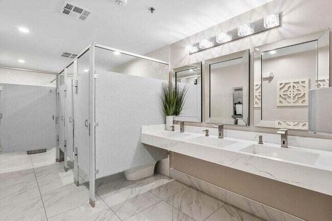 Building Photo - 10110 Cedar Point Blvd