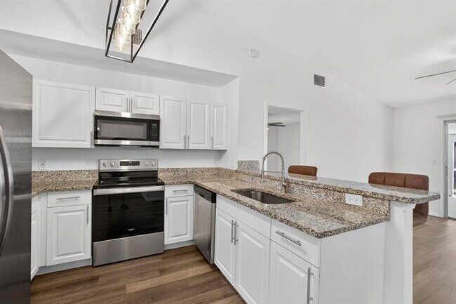 Building Photo - 5058 Canal Cir E