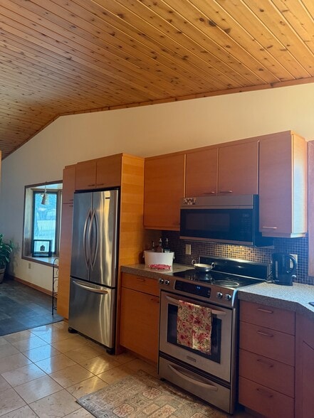 The kitchen area - 4888 Tee Ct SW