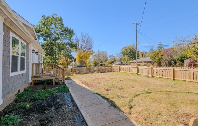 Building Photo - Knoxville 37920 - 3 bedroom 2 bath - call ...