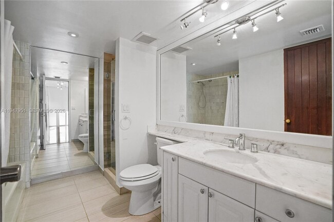 Building Photo - 19355 Turnberry Way