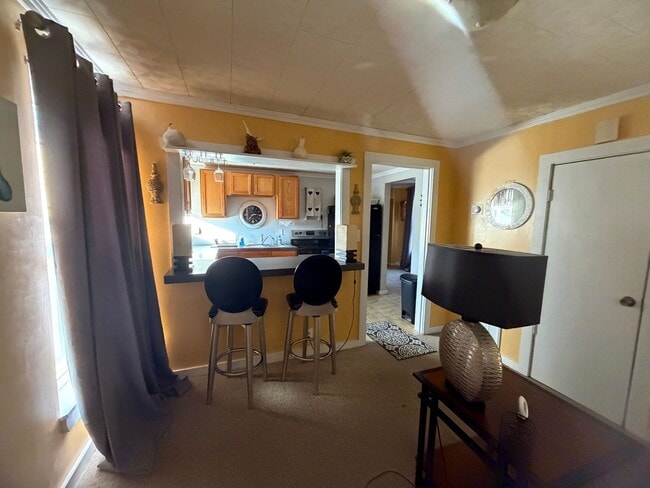 Building Photo - 602 N 6th St