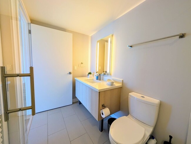 Building Photo - Sweeping Ocean Views at Symphony, 2 Bed, 2...