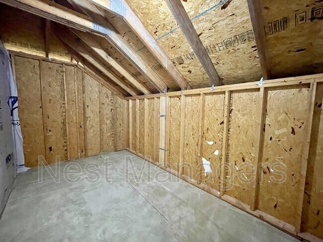 Building Photo - 385 Falls Creek Dr