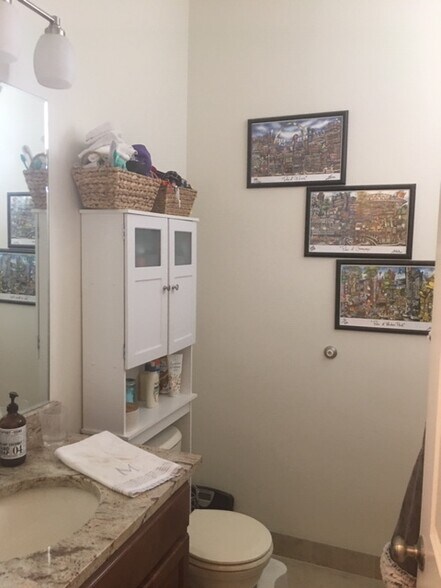 Building Photo - 2129 W Potomac Ave