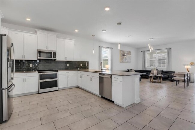 Building Photo - 9084 Sommerset Hills Dr