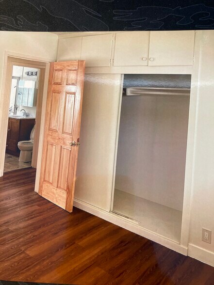 1 Bedroom - 1636 S Westgate Ave