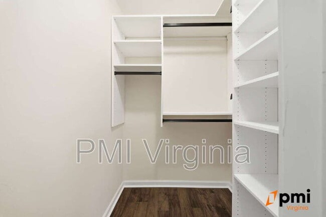 Building Photo - 5413 Brookfield Dr