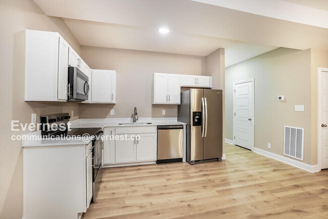Building Photo - 3385 Polly Dr
