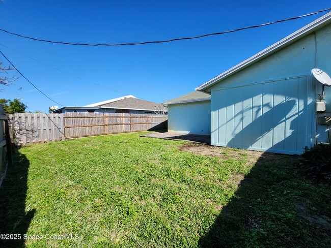 Building Photo - 122 Atlas Ln