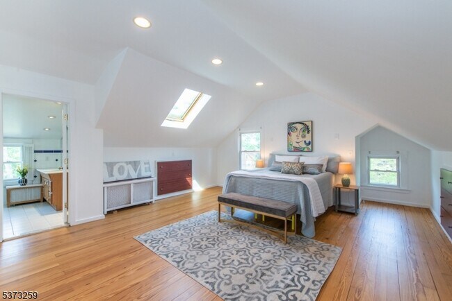 Building Photo - 69 Gordonhurst Ave