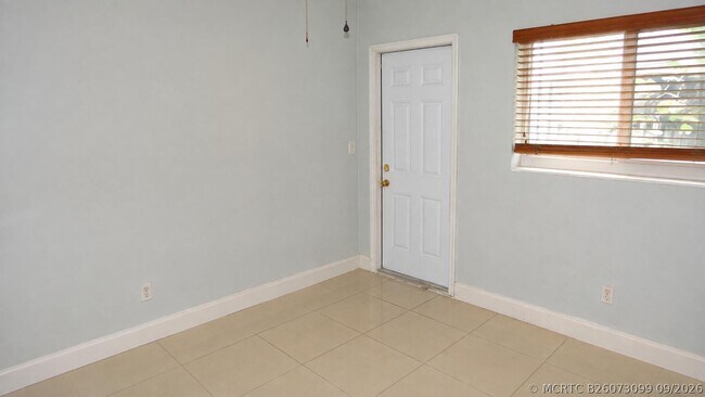 Building Photo - 2631 SW 13th Ave