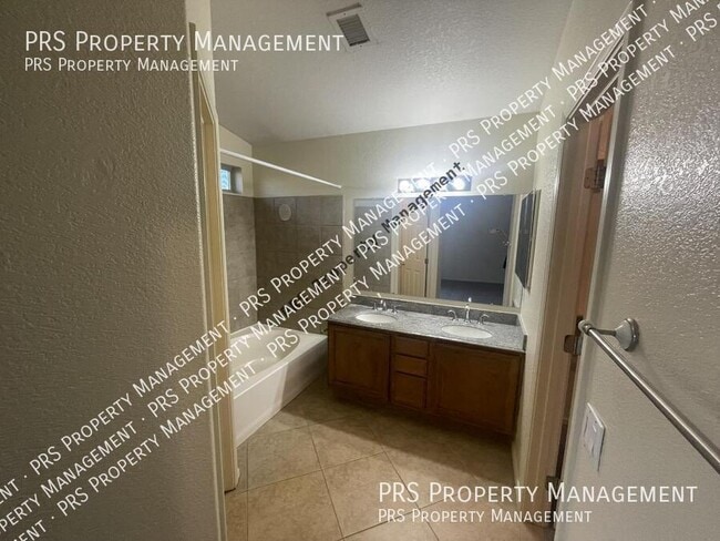 Building Photo - 1122 E Butler Dr