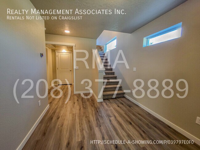 Building Photo - Brand New Luxury 4 Bedroom Townhome in Wes...