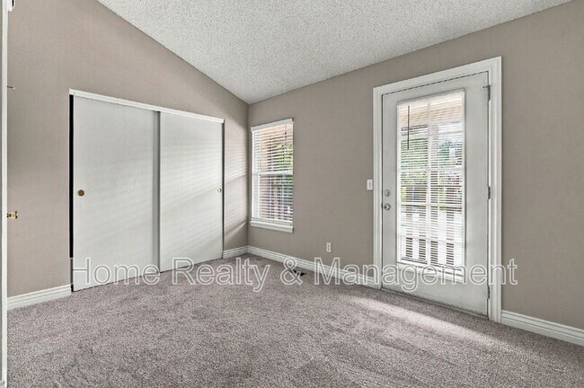 Building Photo - 378 Pheasant Run