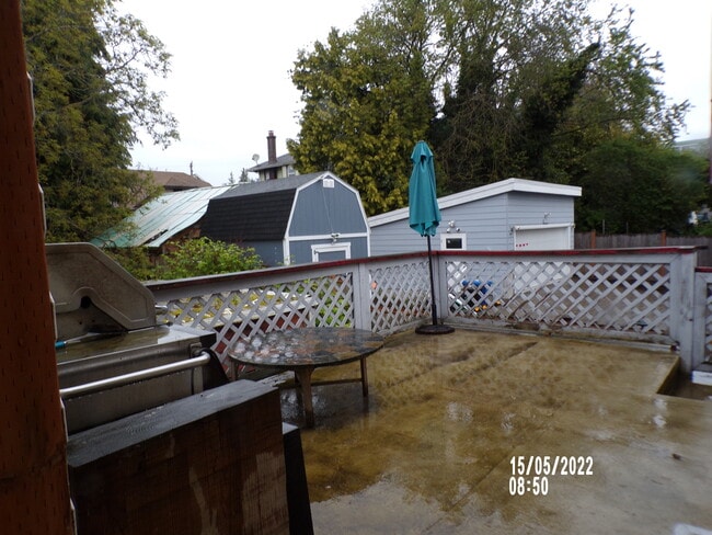 Building Photo - 4407 5th Ave NE