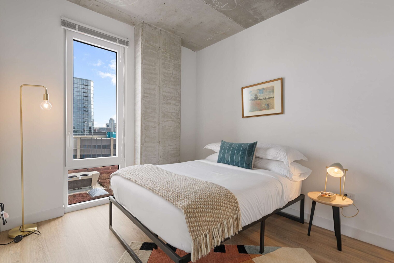 Building Photo - 853 W Blackhawk St