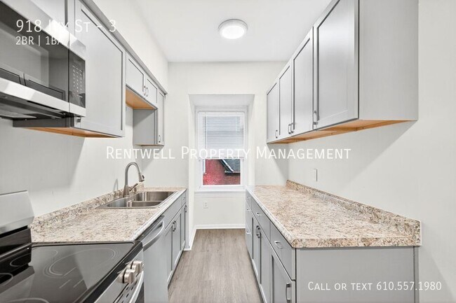 Building Photo - 918 Ivy St