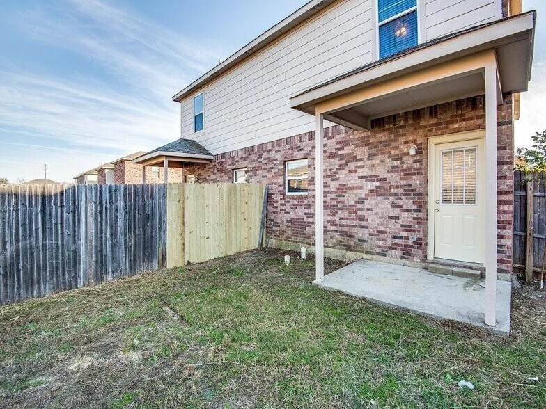 Building Photo - 830 Parkplace Ridge