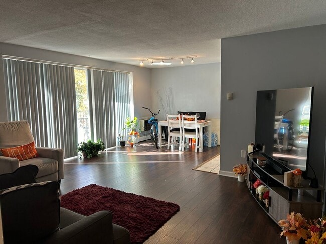 Building Photo - 111 Chestnut St