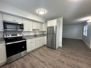 Building Photo - 2500 Johnson St
