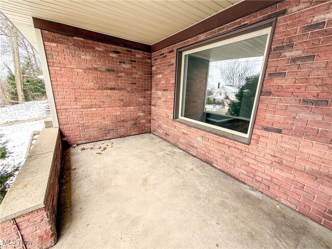 Building Photo - 1635 Goodyear Blvd