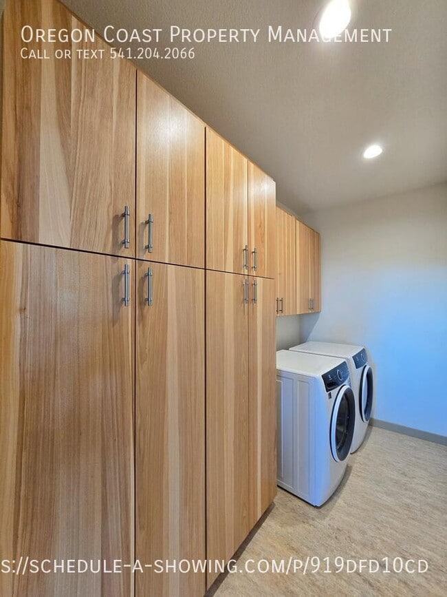 Building Photo - 471 Overlook Dr