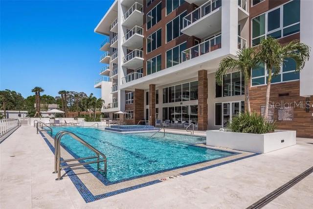 Building Photo - 920 N Osceola Ave