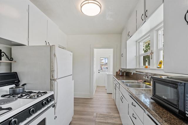 Building Photo - 1011 8th St