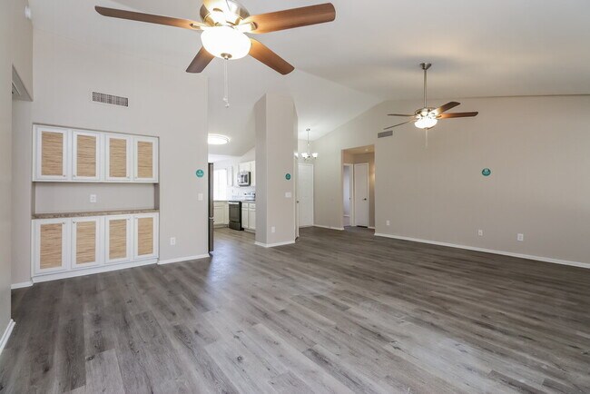 Building Photo - 1431 E Hearne Way