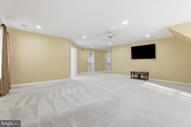 Building Photo - 18136 Hayloft Dr