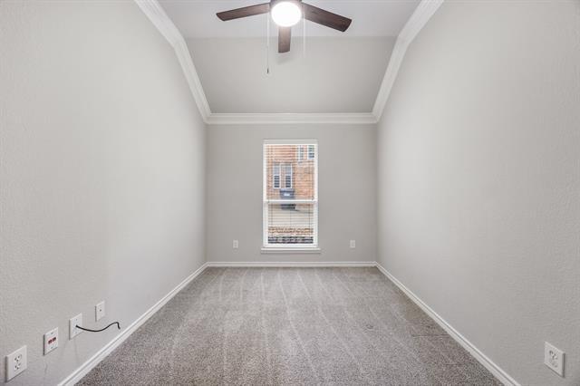 Building Photo - 8100 Twin Oaks Dr