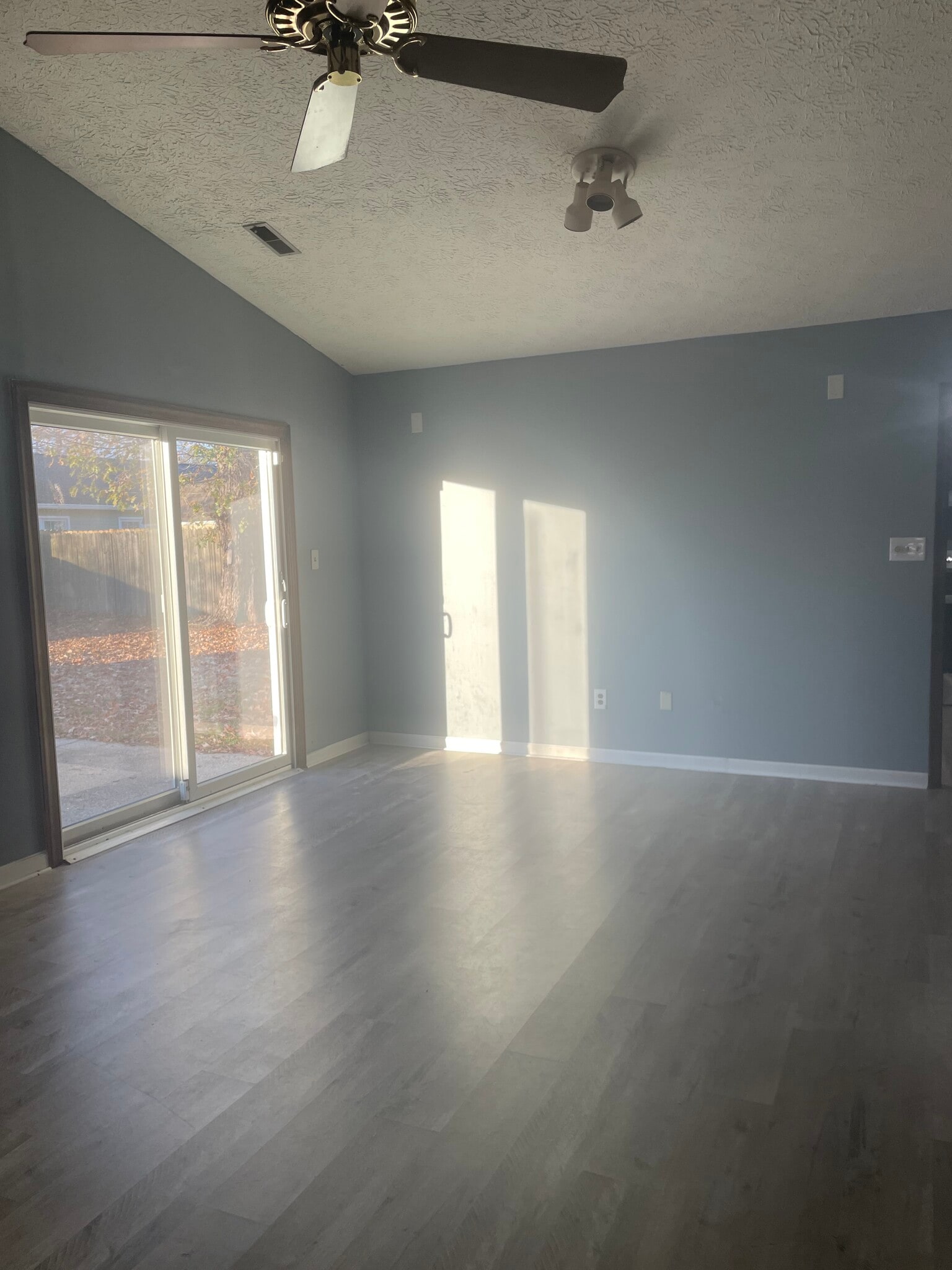 Building Photo - 46 Philmont Dr