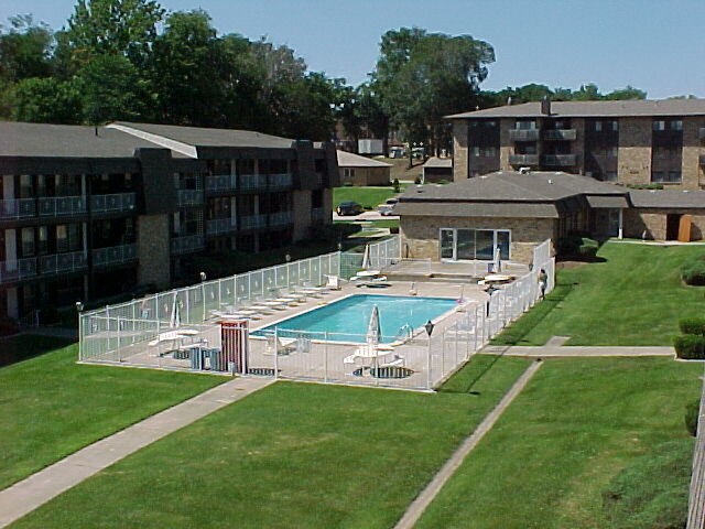 Building Photo - 3001 Woodland Ave