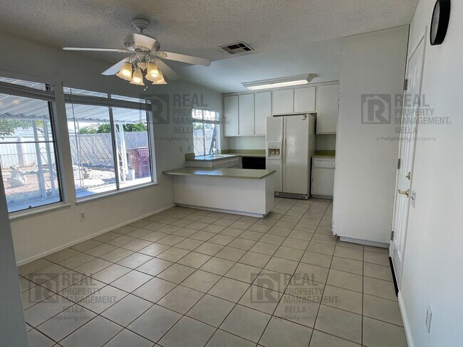 Building Photo - 55+ Community Gem: Open Floor Plan, Large ...