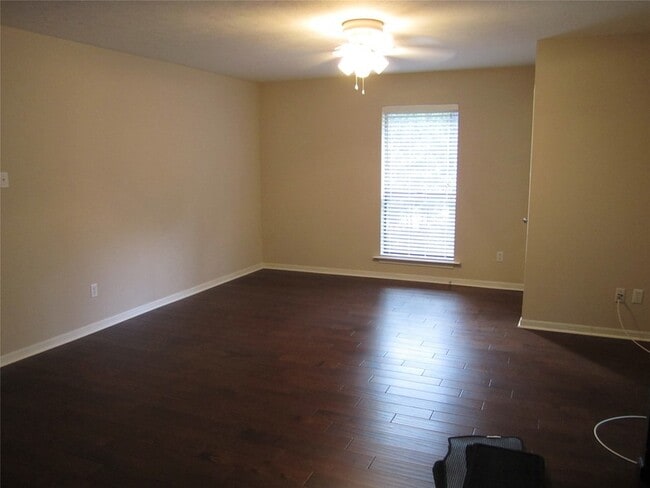 Building Photo - 2 E White Willow Cir