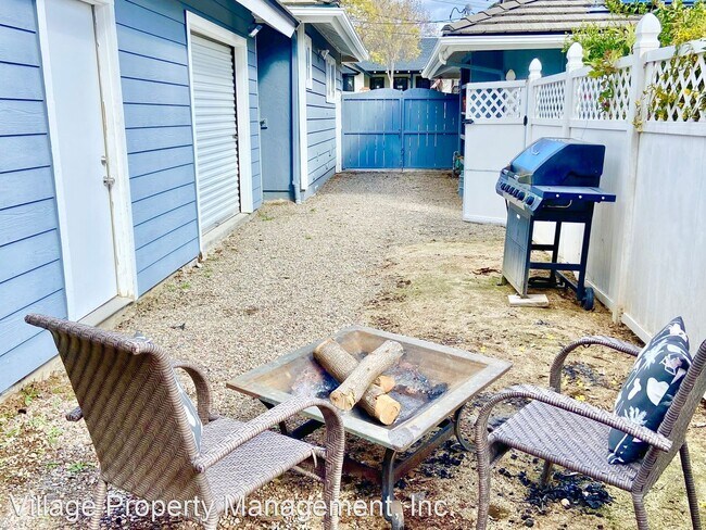 Building Photo - Studio, 1 bath House - 1144 Lydia Lane Gue...