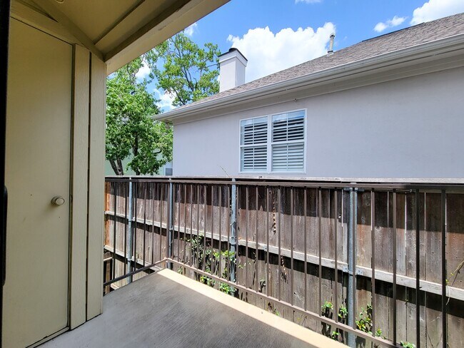 Building Photo - 755 Bering Dr
