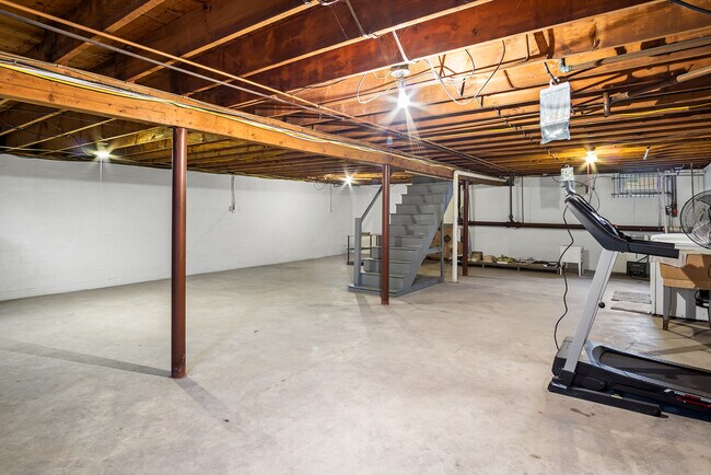 Building Photo - 413 Watson Ave