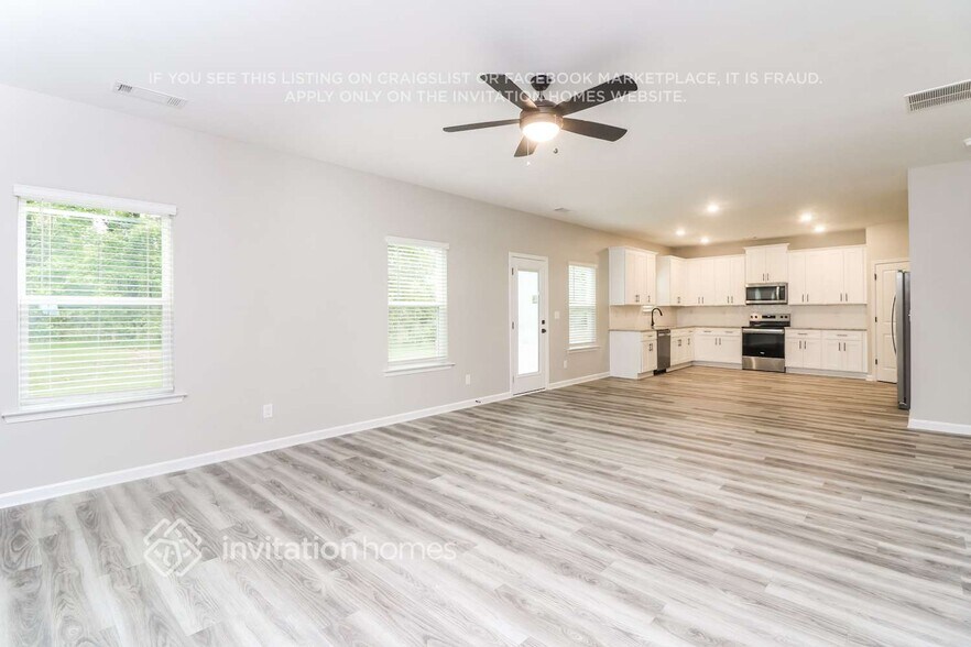 Building Photo - 3080 Azteca Wy