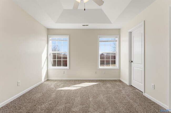 Building Photo - 104 Bataleur Ct