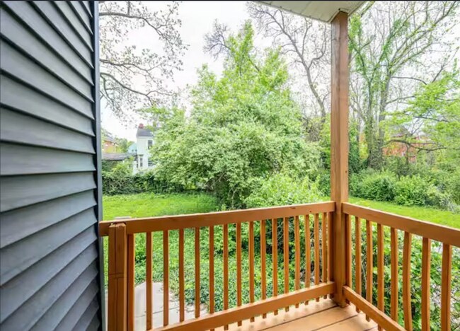 Building Photo - Spacious 5-Bed Furnished Home Near Xavier | Modern Updates, In-Unit Laundry & Off-Street Parking